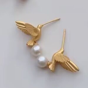 Vintage Hummingbird Pearl Gold Earrings